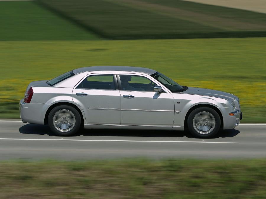  Chrysler 300C 2004 года  (EU) (фото 2 из 7)